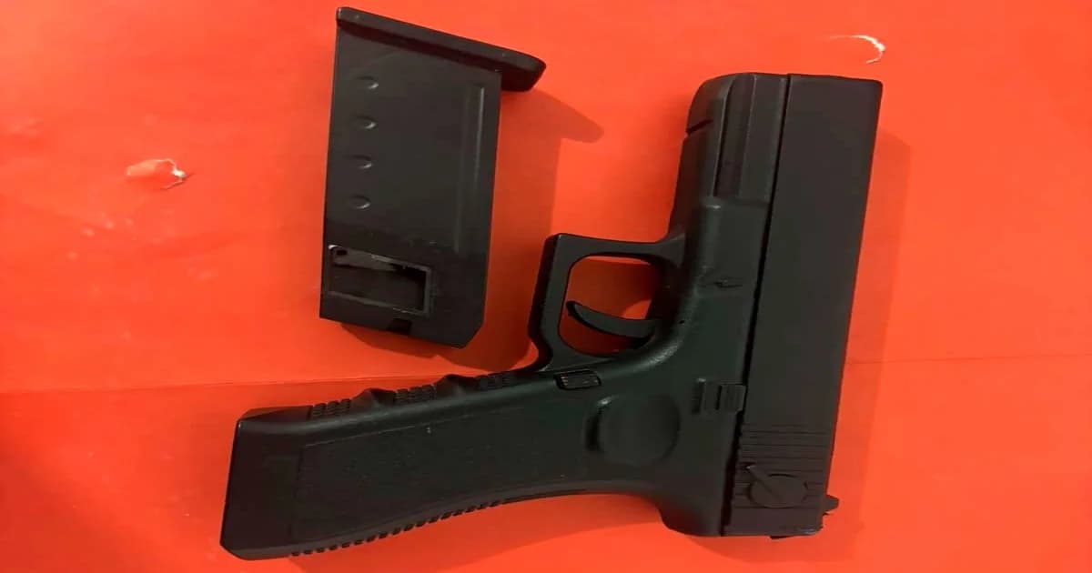 Suspeito de Ameaça é Detido Após Vídeo com Simulacro de Arma