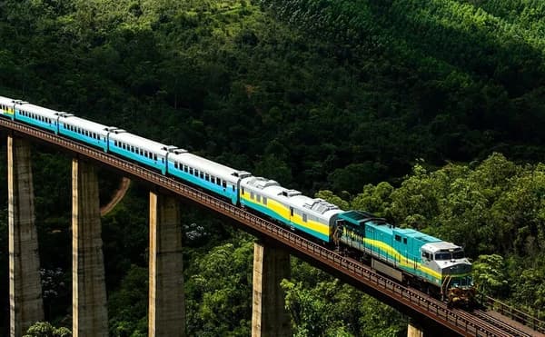 Trem de passageiros Vitória a Minas continua com viagens suspensas