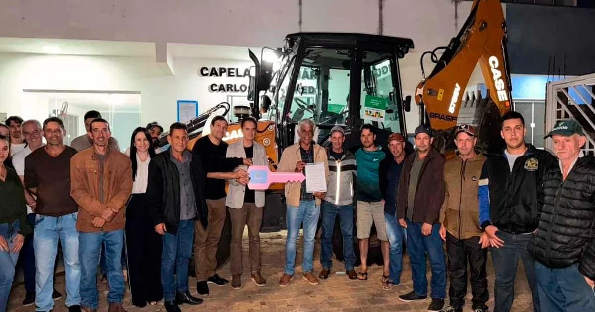 Muniz Freire Potencializa Agricultura com Nova Retroescavadeira