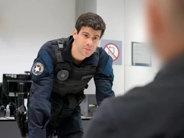 Auditor da Receita Federal, estrela de série de TV, visita Vitória