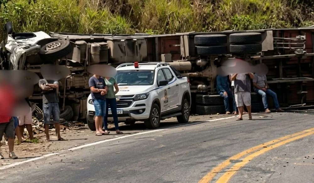 Tragédia na BR-262: Carreta Tomba no Mesmo Local de Acidente Fatal com Ônibus
