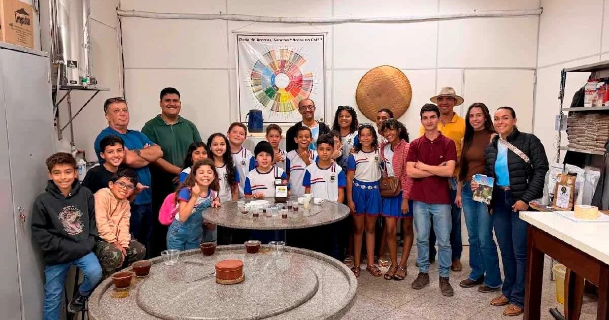 Estudantes Mergulham no Mundo do Café em Projeto Educacional