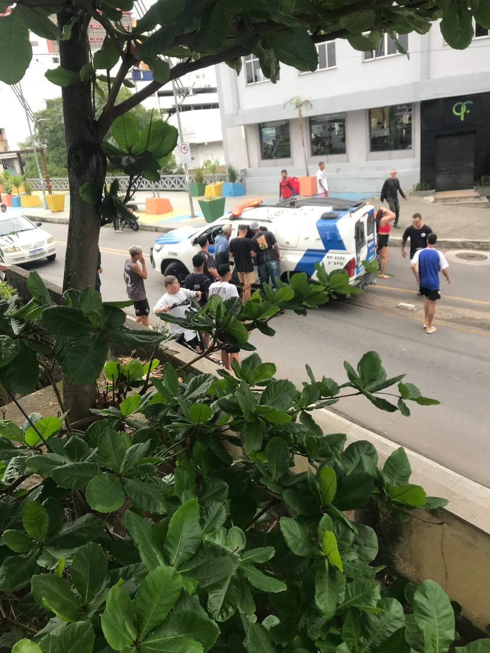 Policial militar é baleado na cabeça durante abordagem em Cachoeiro de Itapemirim