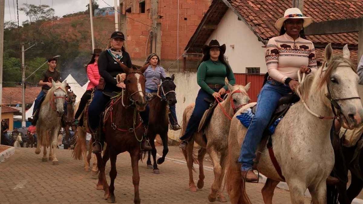 Cavalgada Marca Tradicional Festa do Leite e Queijo