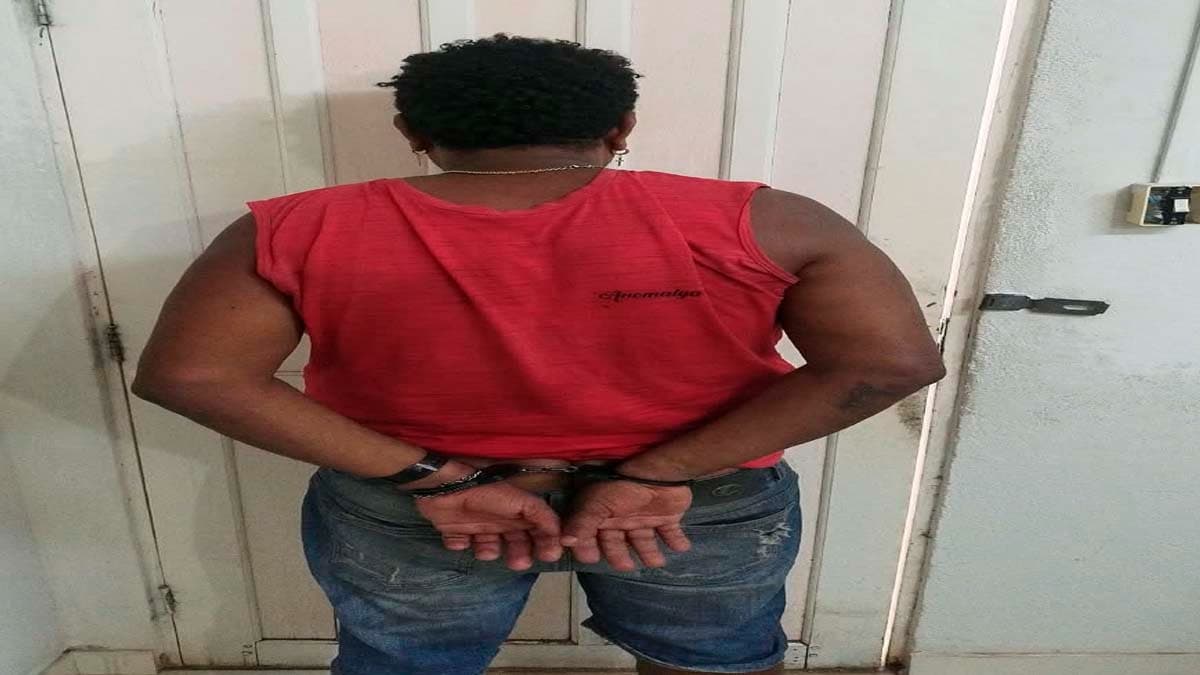 Homem Preso por Importunação Sexual em Ponto de Ônibus