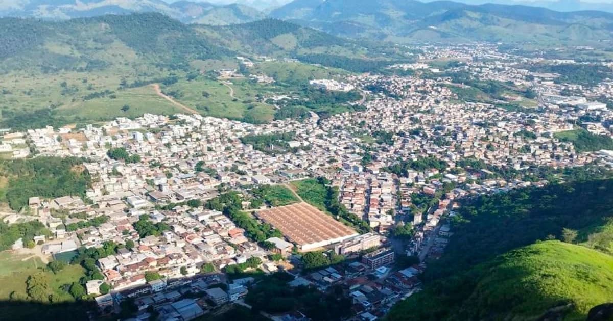 Caminhada Urbana Leva Moradores à Torre de TV em Cachoeiro
