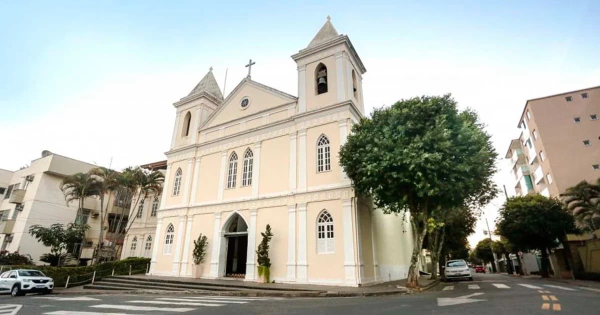 Cachoeiro Revitaliza Entorno da Matriz Velha com Novo Asfalto