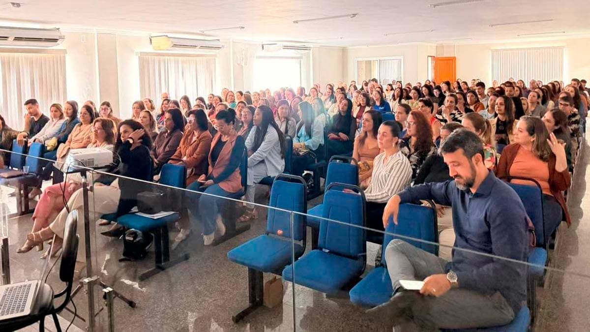 Saúde Mental em Foco: Educadores de Muniz Freire Fortalecem Inteligência Emocional