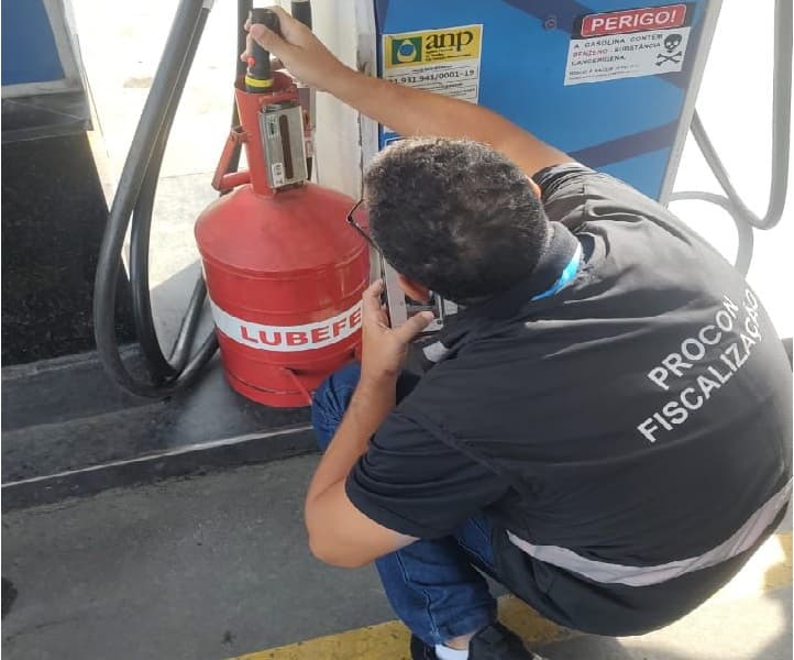 Posto de Combustíveis Autuado por Irregularidade em Cachoeiro de Itapemirim