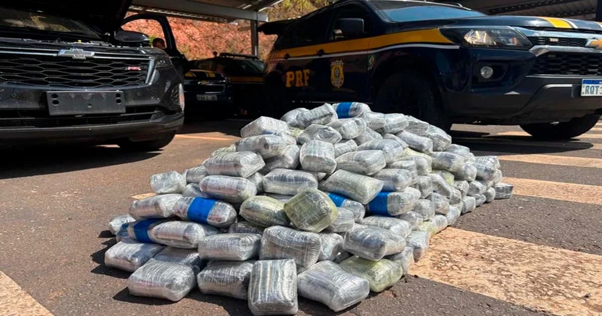 Operação Flagrante: PRF Descobre 159kg de Haxixe em Veículo Familiar