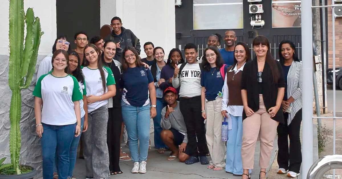Estudantes Descobrem História Local na Antiga Estação de Alegre