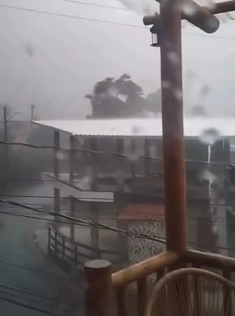 Temporal Surpreende Vargem Alta com Granizo e Ventos Fortes