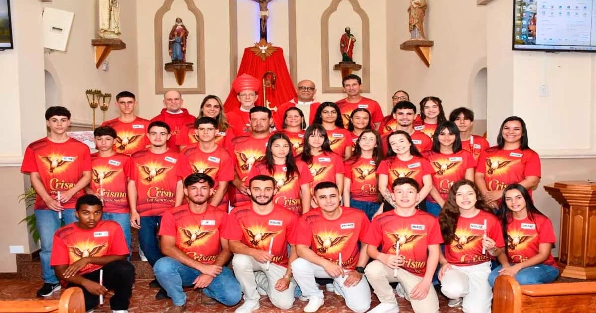 Jovens e Adultos Recebem o Sacramento da Crisma em Celebração em Pequiá