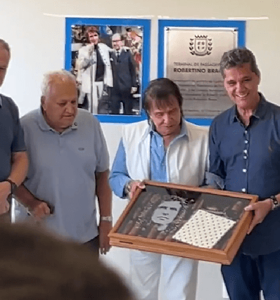 Roberto Carlos Celebra Aniversário em Cachoeiro de Itapemirim com Homenagem Póstuma