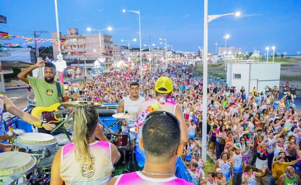 Bloco “Bota Fé” animou o Carnaval de Marataízes nesta terça-feira (17)