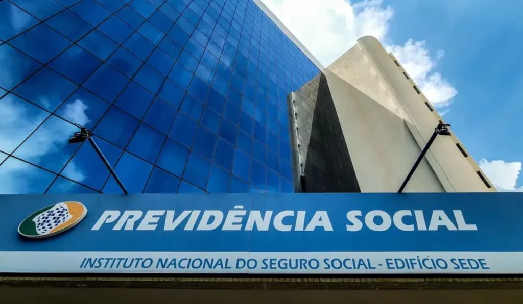 Governo estuda antecipação do 13º Salário do INSS