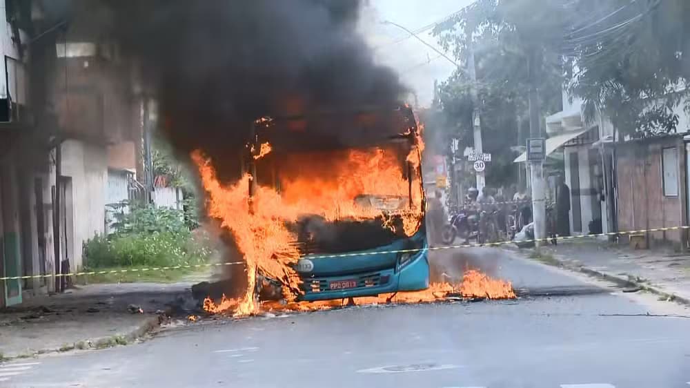 Violência em Vila Velha: Morte em confronto e ônibus incendiado marcam dia