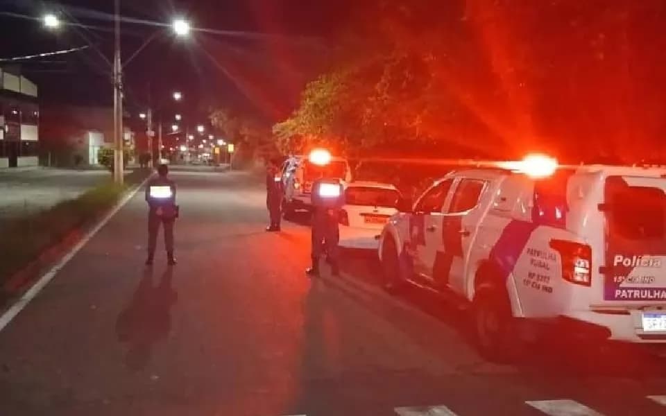 Policial Reage a Ataque com Moto em Patrulhamento e Evita Tragédia