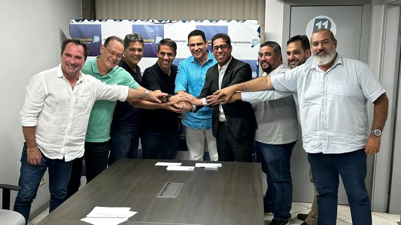 União Progressistas se aproxima do governo e amplia pressão sobre a oposição