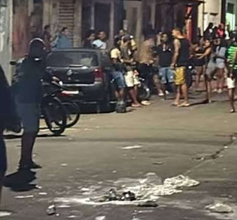 Clima de Tensão em Cachoeiro: Casal Flagrado em Furto Resulta em Confronto com Moradores