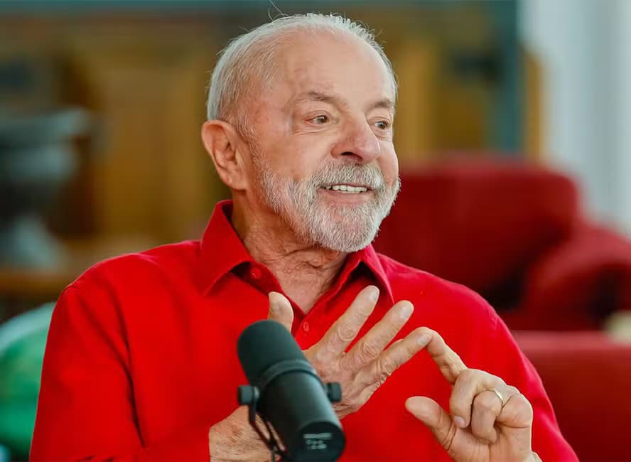 Lula anuncia aumento do Bolsa Família e valor mínimo sobe para R$ 691