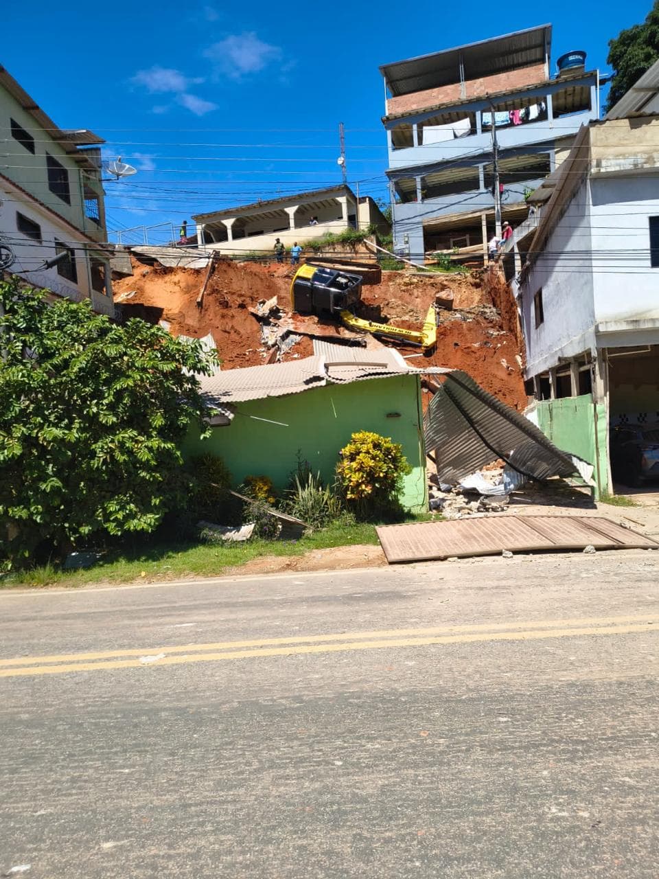Muro de Contenção Desaba em Jerônimo Monteiro: Obras Causam Incidente na BR-482